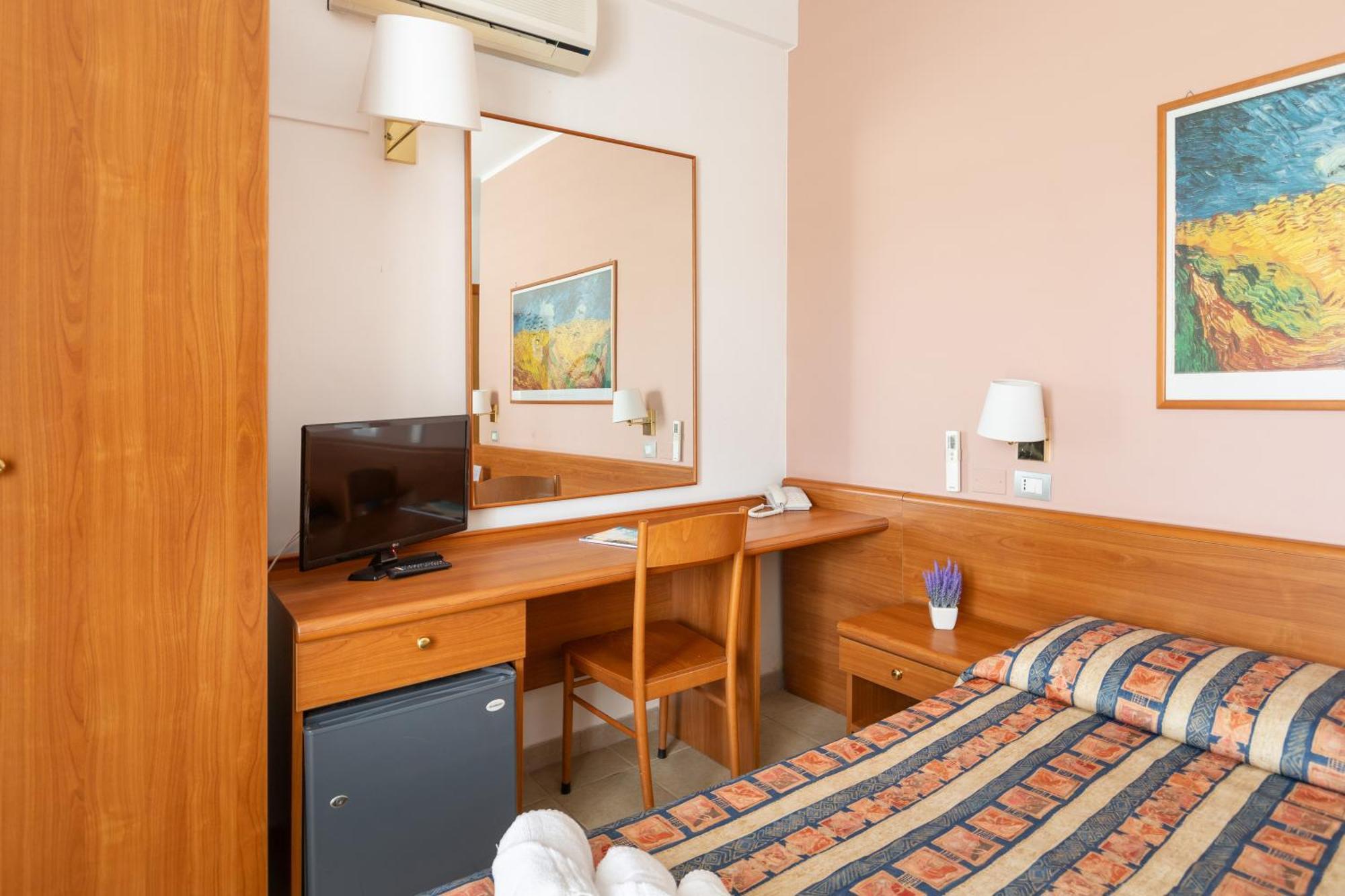Hotel Palme Gemelle فيستَ المظهر الخارجي الصورة