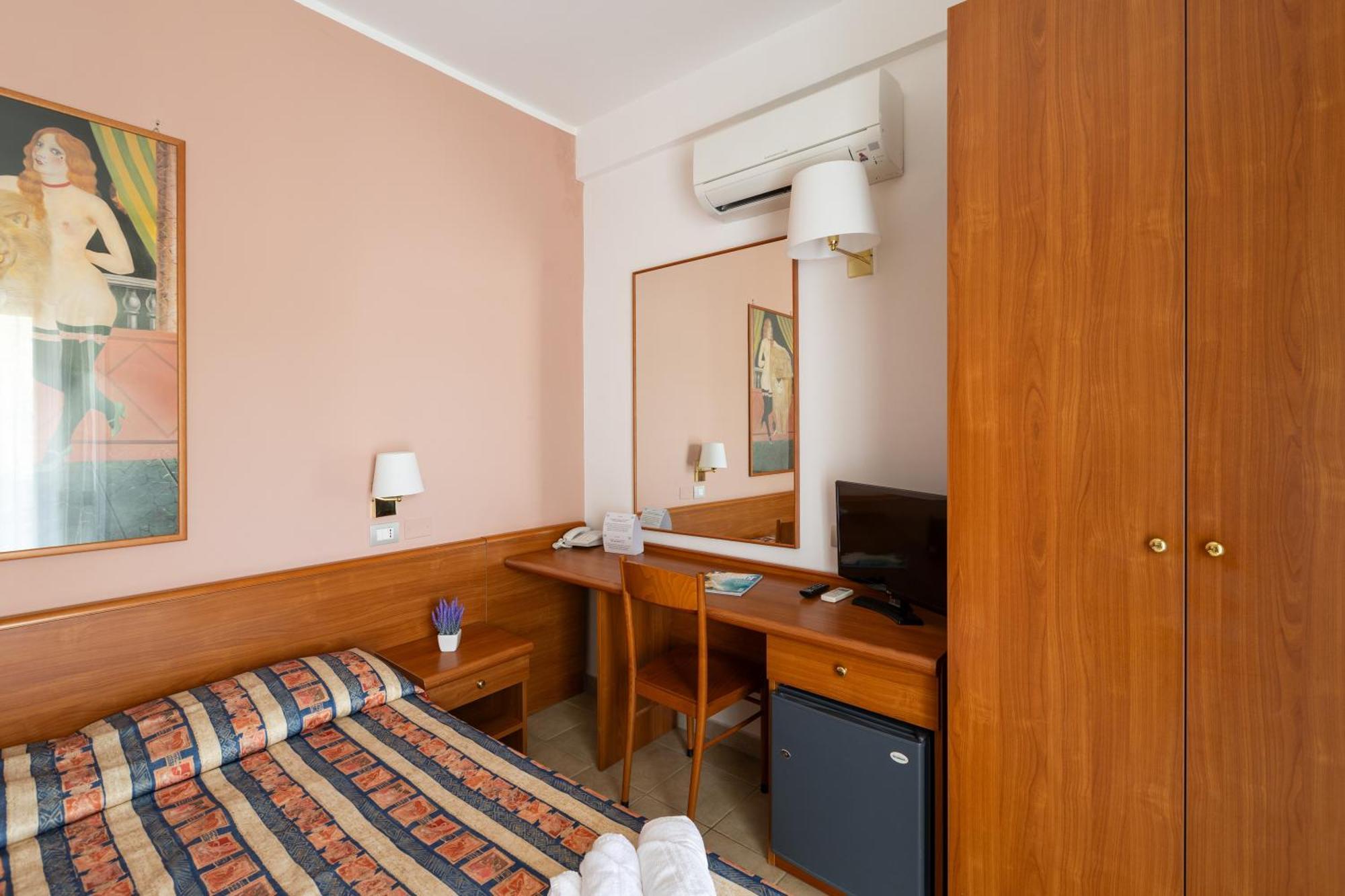 Hotel Palme Gemelle فيستَ المظهر الخارجي الصورة
